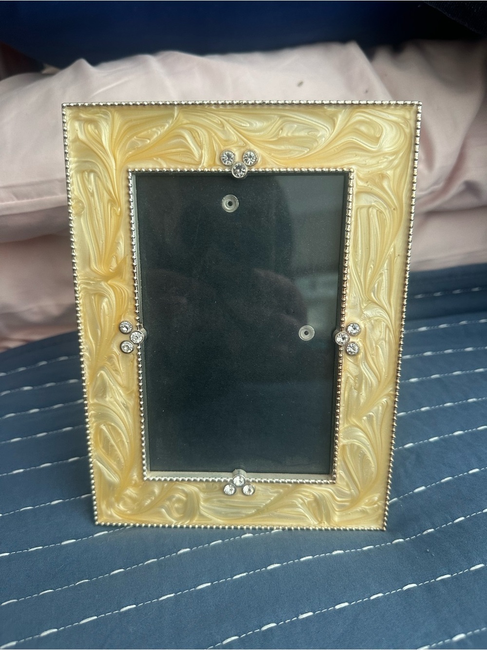 Decorative Pearl Swirl Cream Photo Frame with Rhinestone Accents